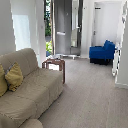1-Bedroom Apartment Next To University Bridge of Allan Exterior photo