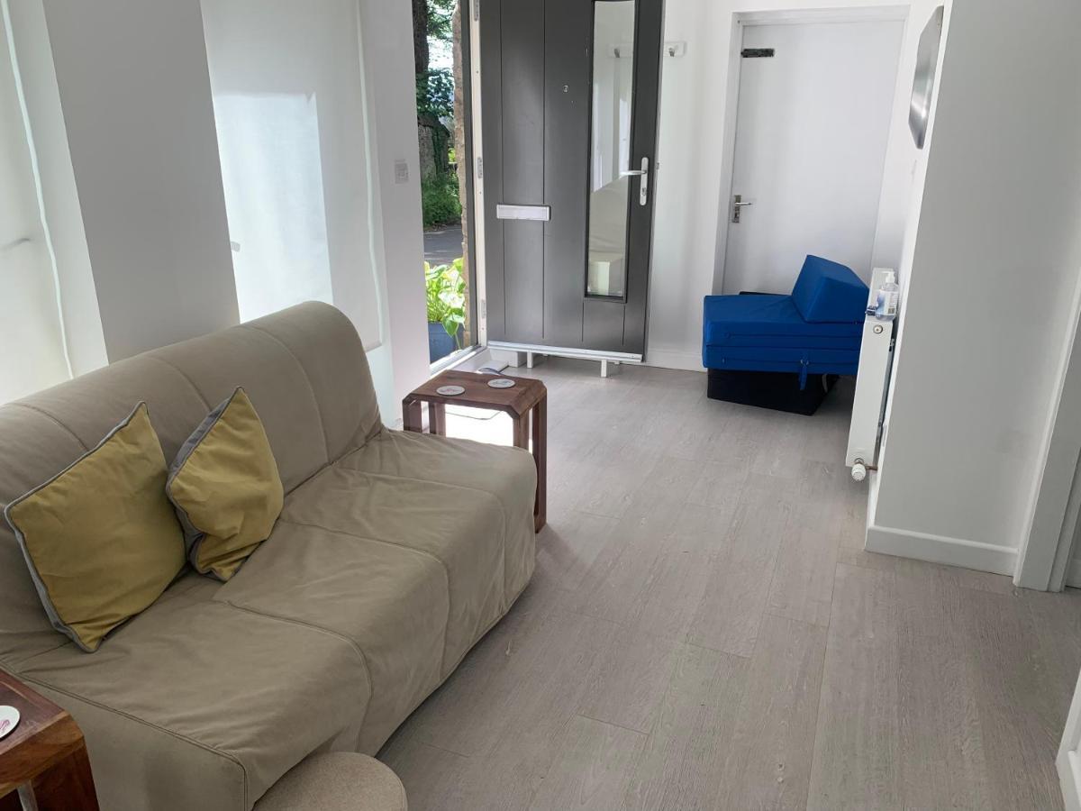 1-Bedroom Apartment Next To University Bridge of Allan Exterior photo